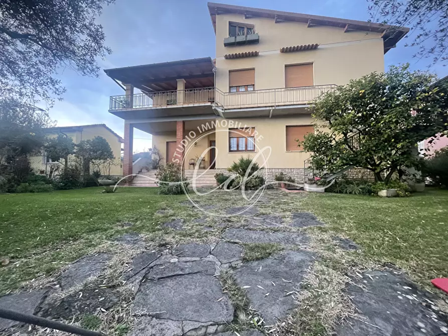 Immagine 1 di Casa indipendente in vendita  a Pietrasanta