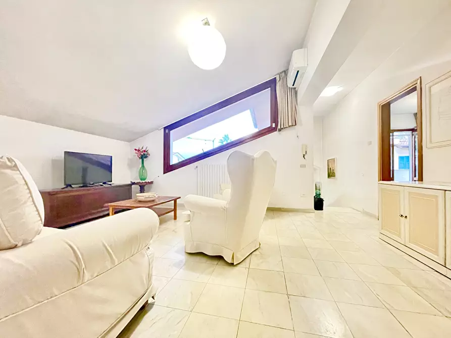 Immagine 31 di Villa in affitto  a Forte Dei Marmi