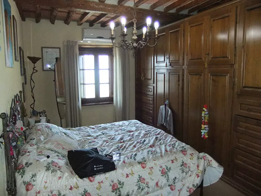 Immagine 36 di Porzione di casa in vendita  a Pietrasanta