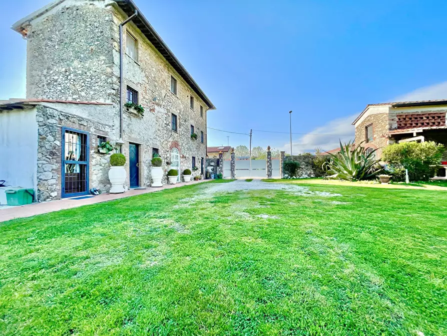 Immagine 39 di Rustico / casale in vendita  a Camaiore