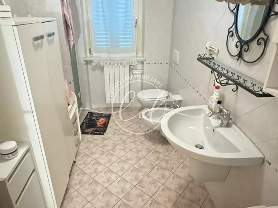 Immagine 18 di Quadrilocale in vendita  a Camaiore