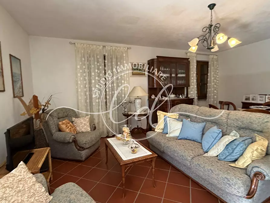 Immagine 8 di Porzione di casa in affitto  a Seravezza
