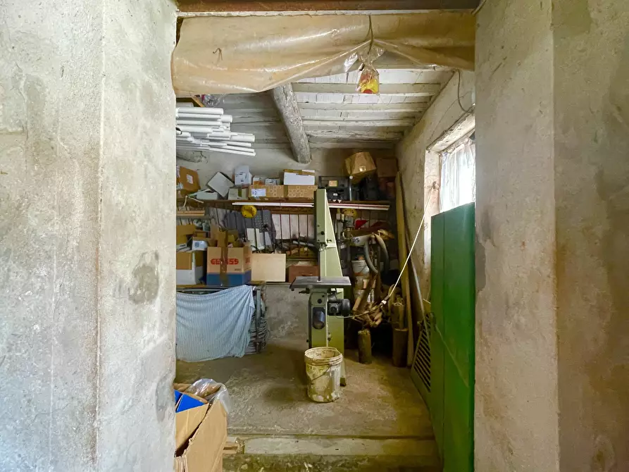 Immagine 14 di Rustico / casale in vendita  a Camaiore