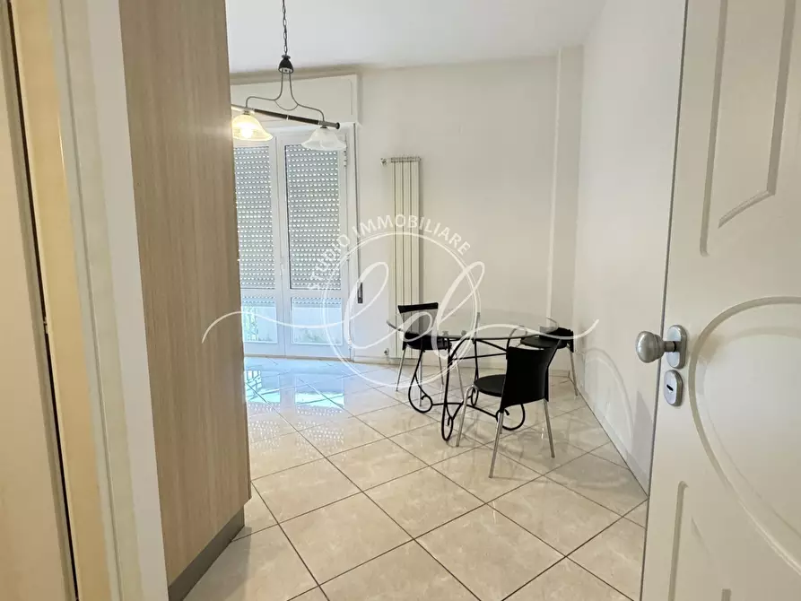 Immagine 4 di Bilocale in vendita  a Pietrasanta