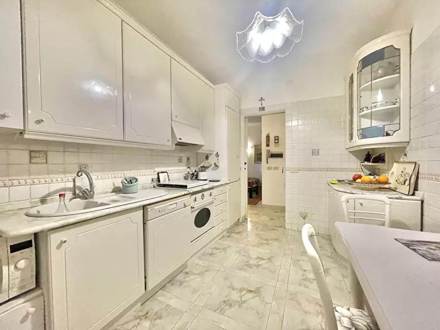 Immagine 5 di Quadrilocale in vendita  a Camaiore