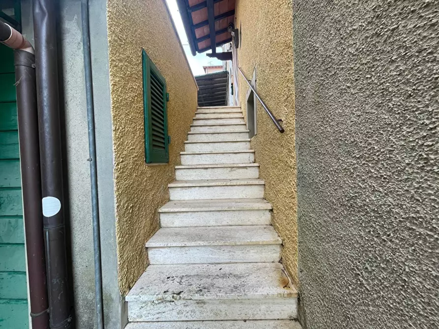 Immagine 4 di Porzione di casa in vendita  a Pietrasanta
