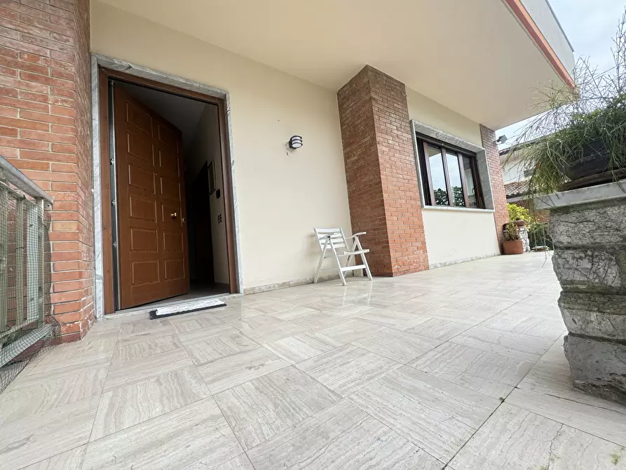 Immagine 46 di Quadrilocale in affitto  a Pietrasanta