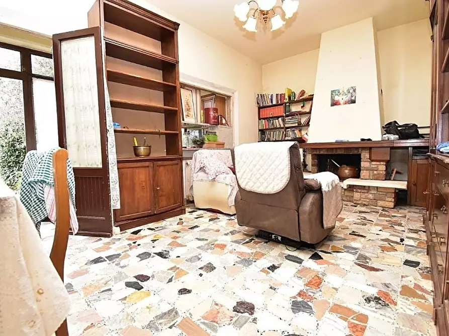 Immagine 5 di Casa indipendente in vendita  a Pietrasanta