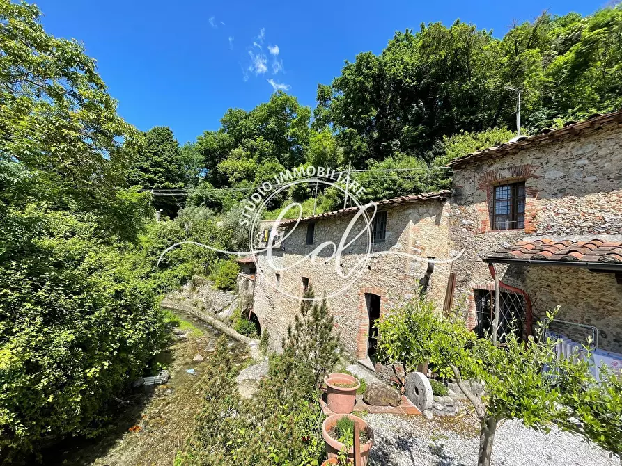 Immagine 54 di Rustico / casale in vendita  a Camaiore