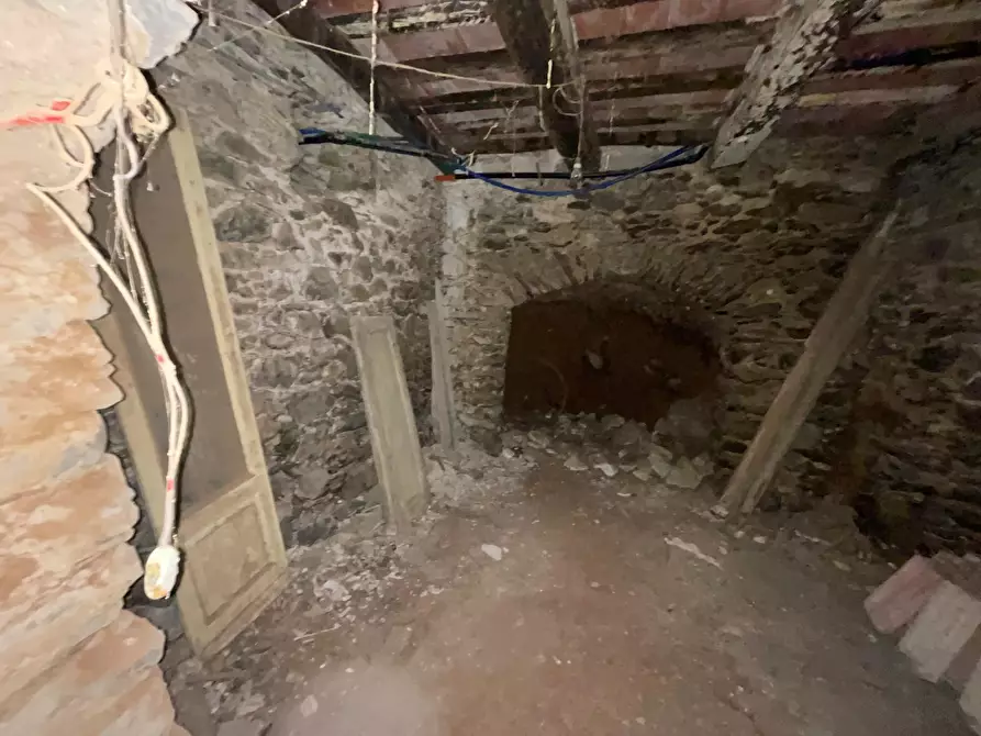 Immagine 58 di Porzione di casa in vendita  a Stazzema
