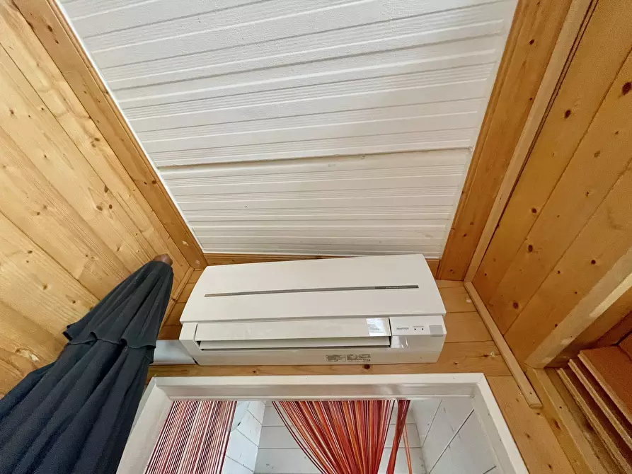 Immagine 25 di Baita in vendita  a Pietrasanta