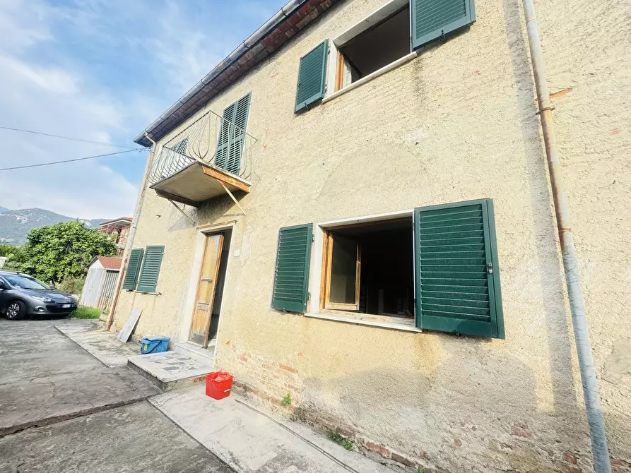 Immagine 42 di Porzione di casa in vendita  a Seravezza