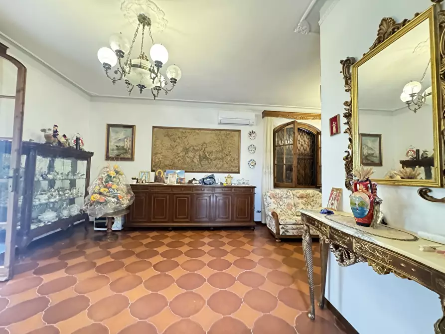 Immagine 8 di Casa indipendente in vendita  a Viareggio
