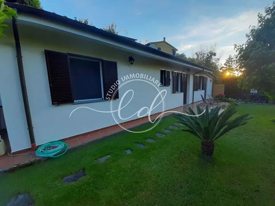 Immagine 10 di Casa indipendente in vendita  a Pietrasanta