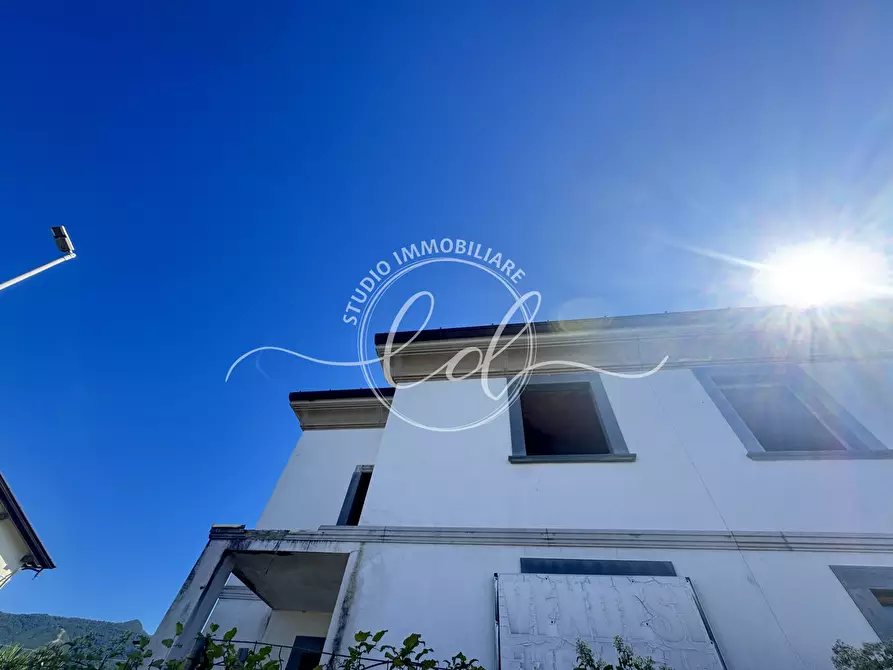 Immagine 43 di Porzione di casa in vendita  a Seravezza