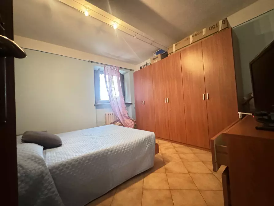 Immagine 11 di Stanza singola in vendita  a Pietrasanta