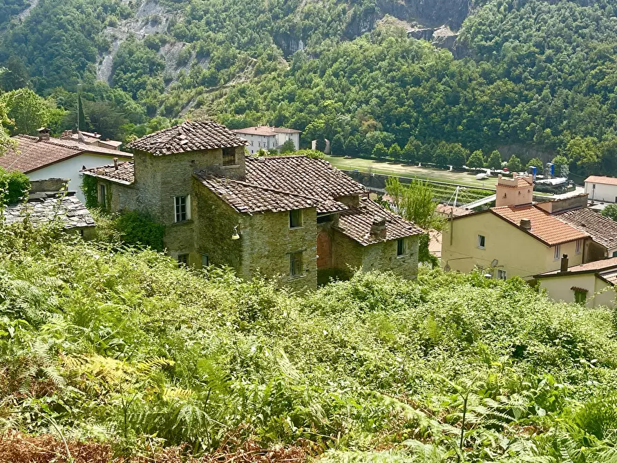 Immagine 2 di Rustico / casale in vendita  a Seravezza