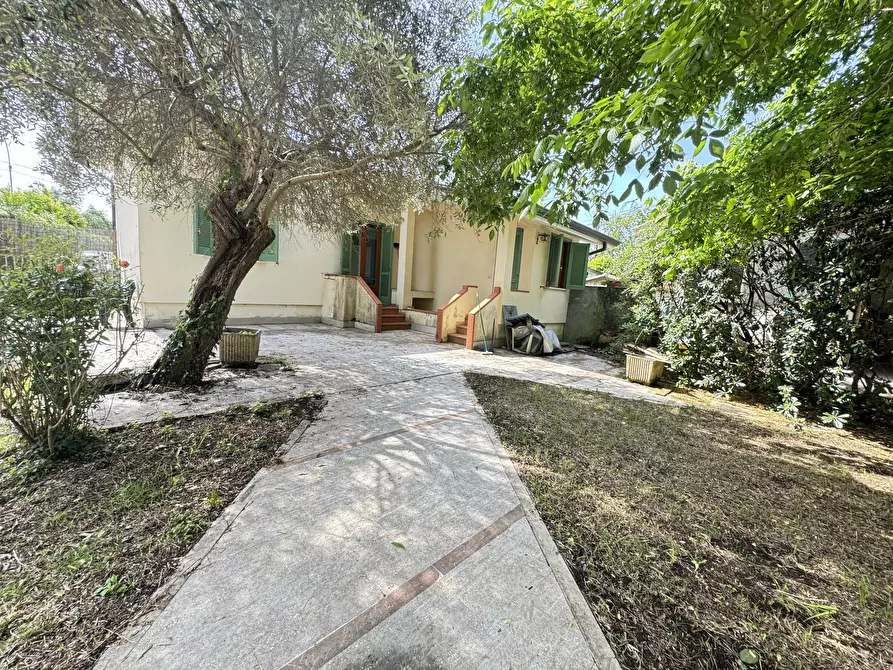 casa indipendente in vendita a Pietrasanta