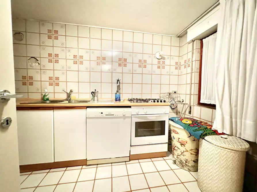 Immagine 50 di Quadrilocale in vendita  a Seravezza