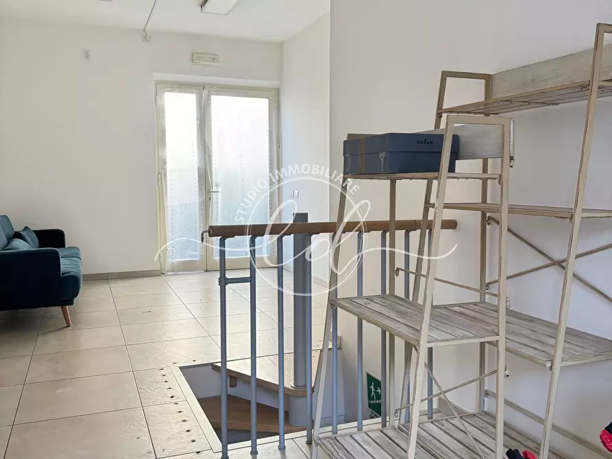 Immagine 9 di Capannone industriale in vendita  a Seravezza