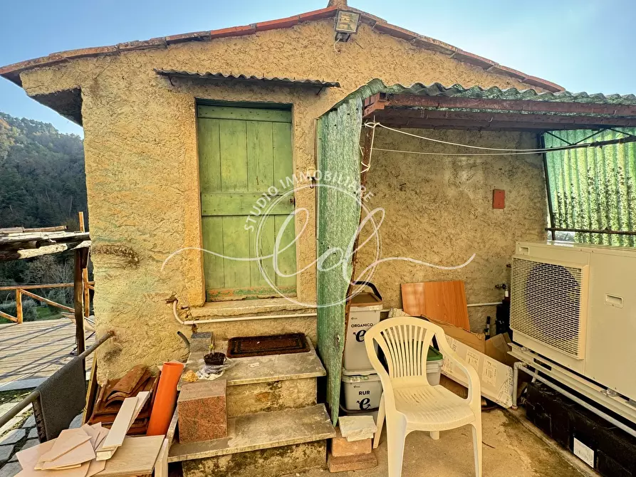 Immagine 5 di Porzione di casa in vendita  a Pietrasanta