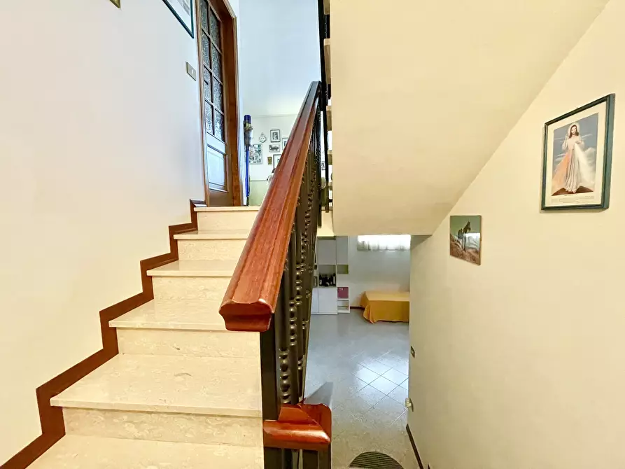 Immagine 34 di Villetta a schiera in vendita  a Camaiore