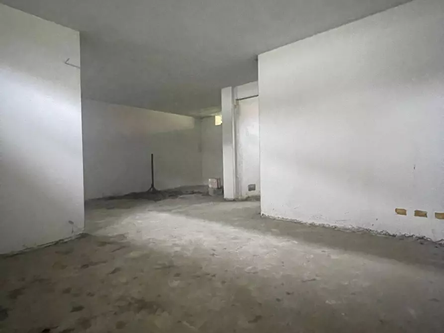 Immagine 31 di Porzione di casa in vendita  a Camaiore