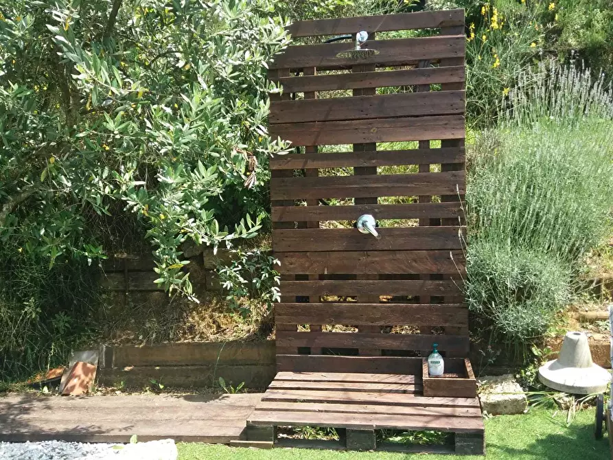 Immagine 25 di Porzione di casa in vendita  a Pietrasanta