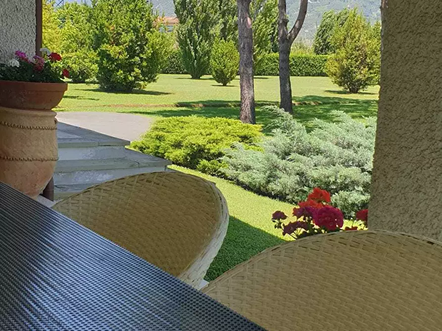 Immagine 11 di Villa in vendita  a Pietrasanta
