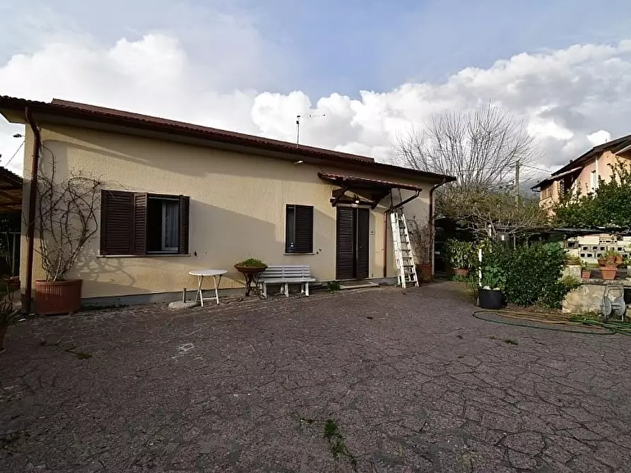Immagine 1 di Casa indipendente in vendita  a Pietrasanta