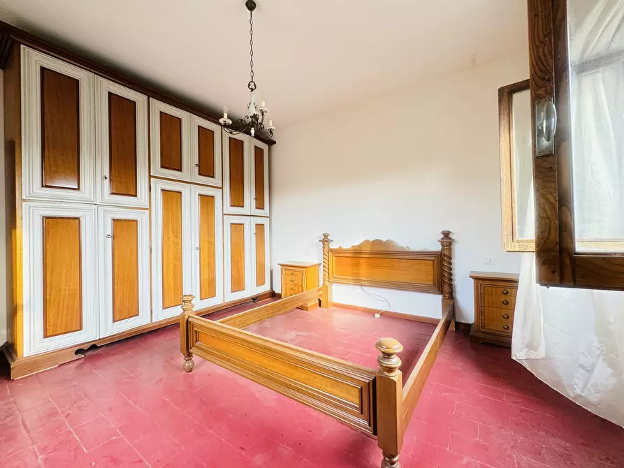 Immagine 27 di Porzione di casa in vendita  a Seravezza