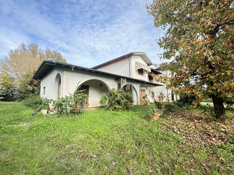 Immagine 78 di Rustico / casale in vendita  a Pietrasanta