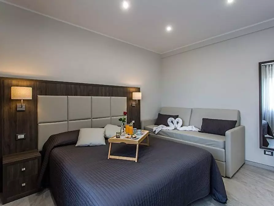 Immagine 13 di Bilocale in affitto  a Camaiore