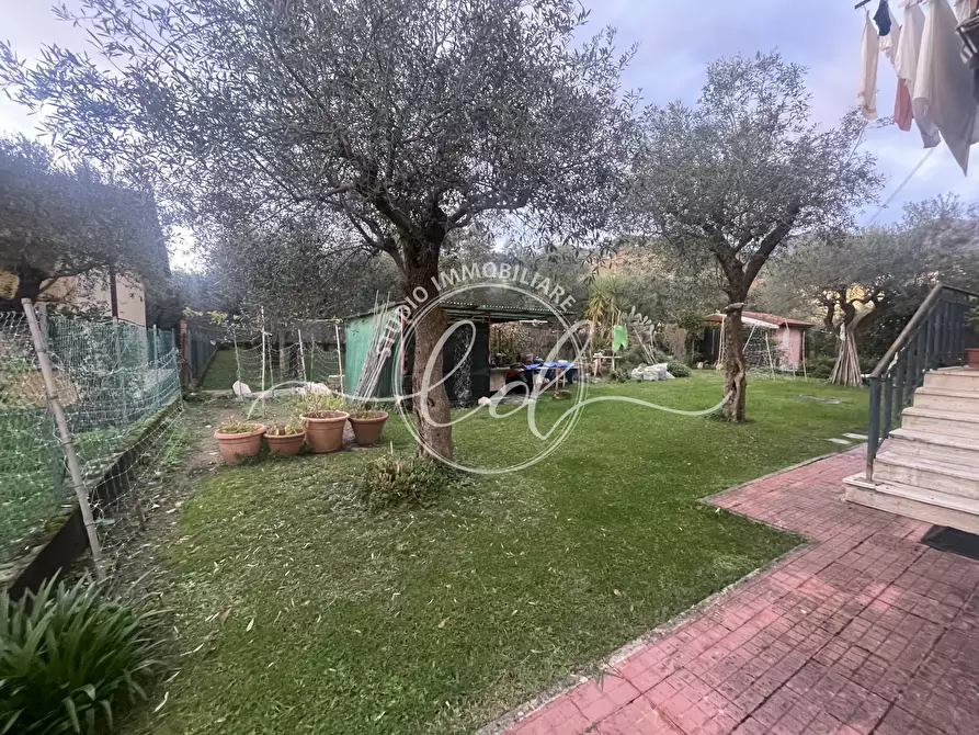 Immagine 7 di Casa indipendente in vendita  a Pietrasanta