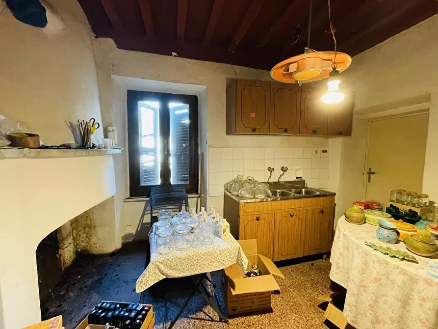 Immagine 10 di Porzione di casa in vendita  a Pietrasanta