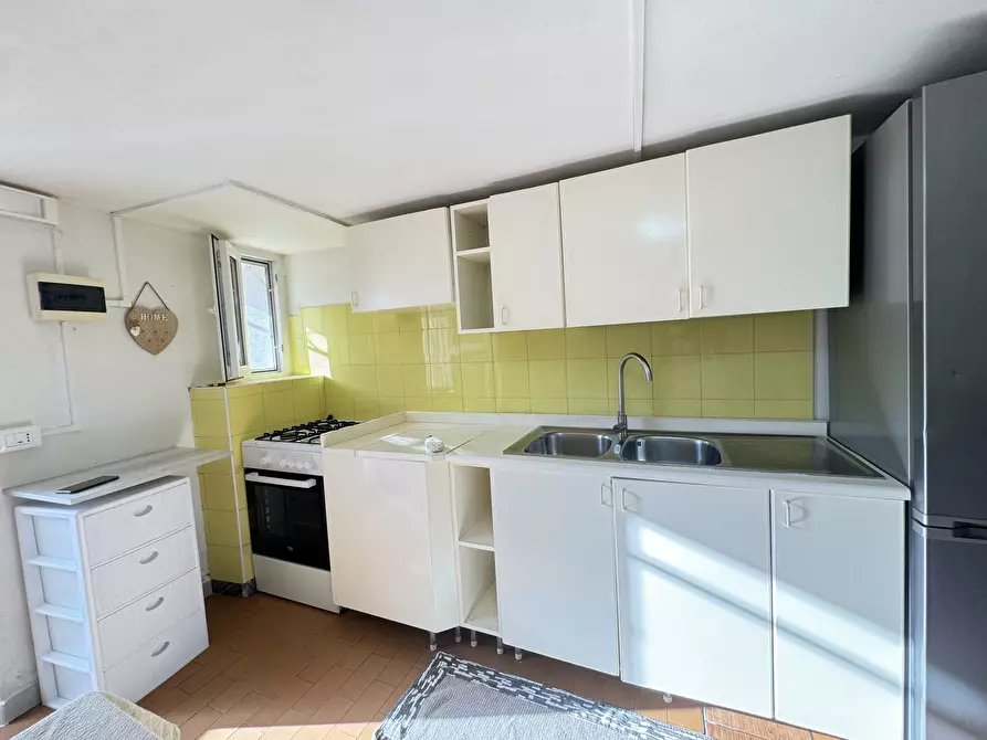 Immagine 10 di Trilocale in affitto  a Pietrasanta