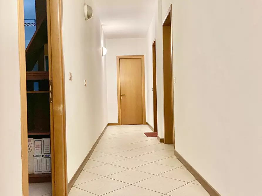 Immagine 2 di Bilocale in vendita  a Montignoso