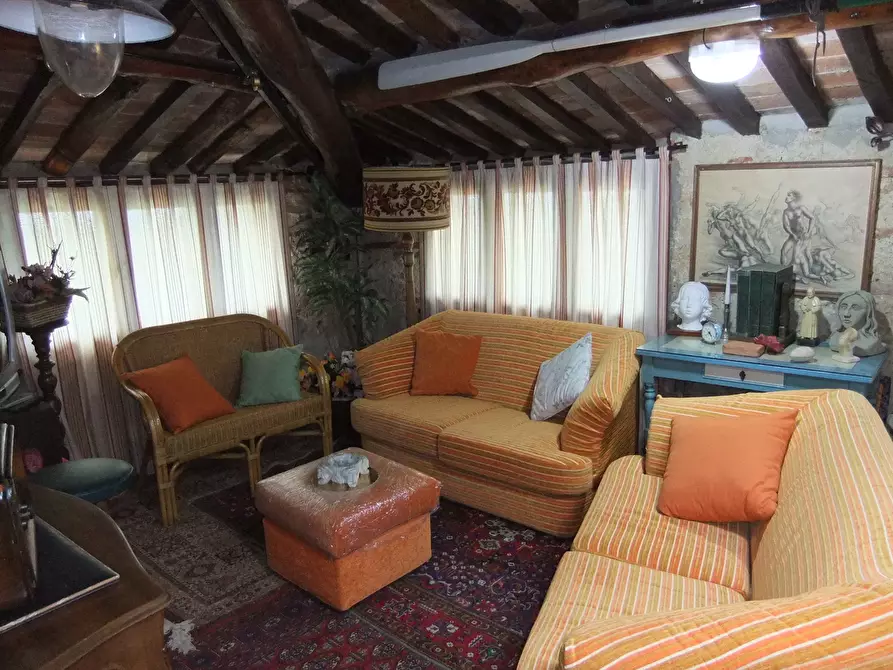 Immagine 6 di Porzione di casa in vendita  a Pietrasanta