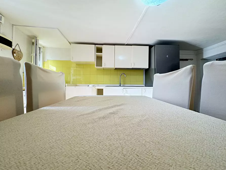 Immagine 8 di Trilocale in affitto  a Pietrasanta