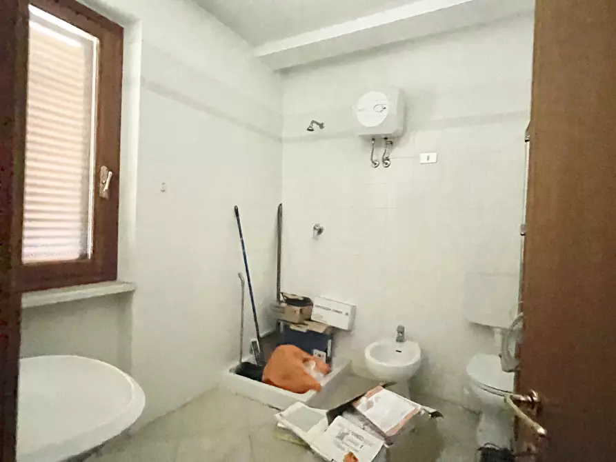 Immagine 20 di Bilocale in vendita  a Montignoso