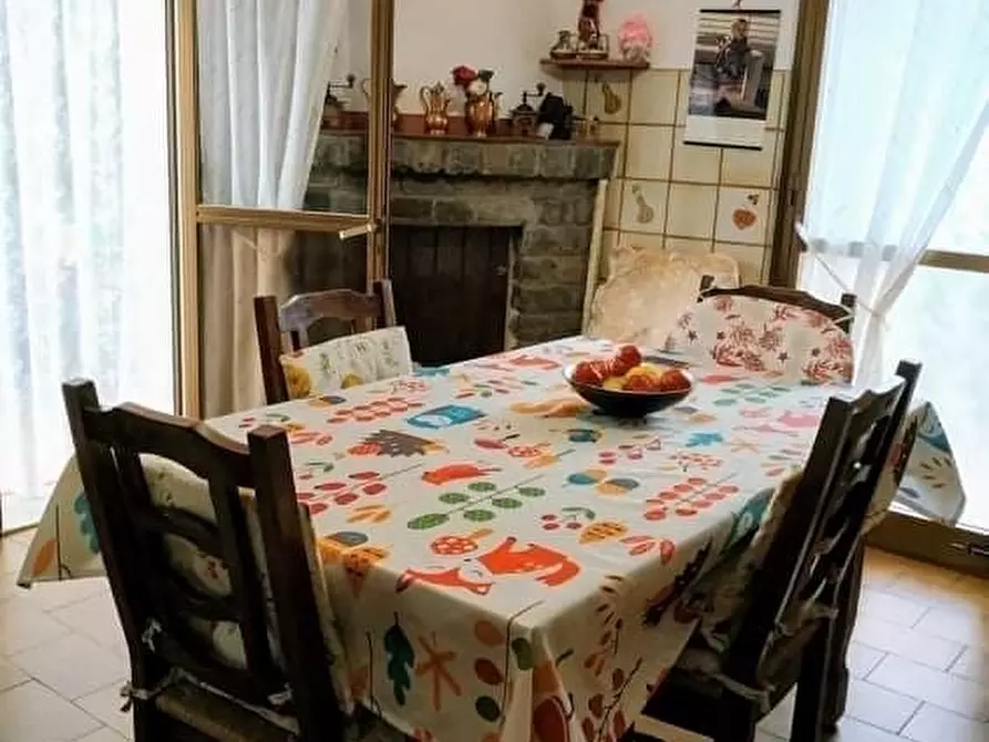 Immagine 2 di Casa indipendente in vendita  a Montignoso