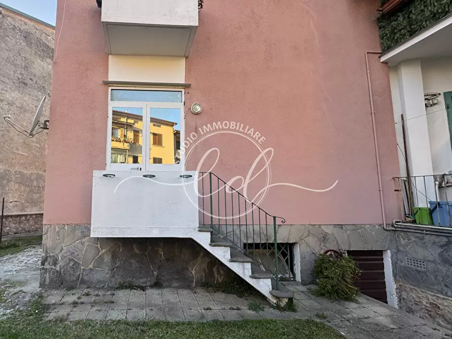 Immagine 46 di Quadrilocale in vendita  a Seravezza