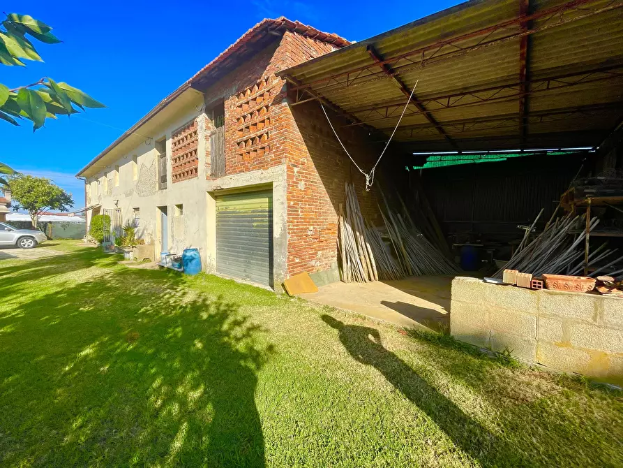 Immagine 6 di Rustico / casale in vendita  a Camaiore