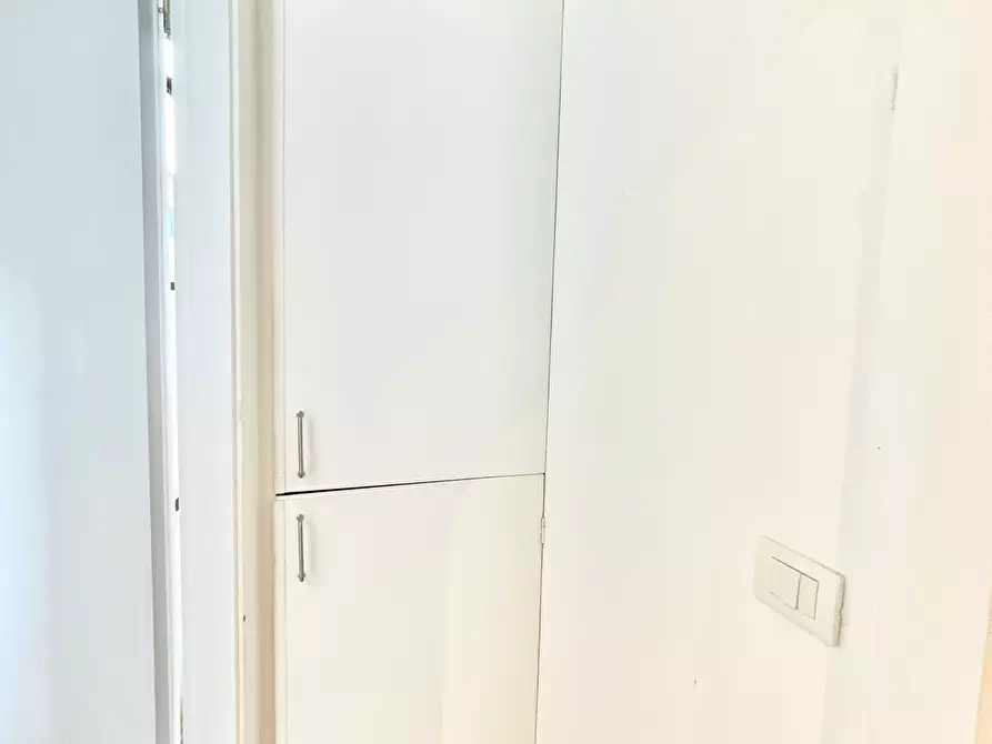 Immagine 32 di Trilocale in affitto  a Pietrasanta