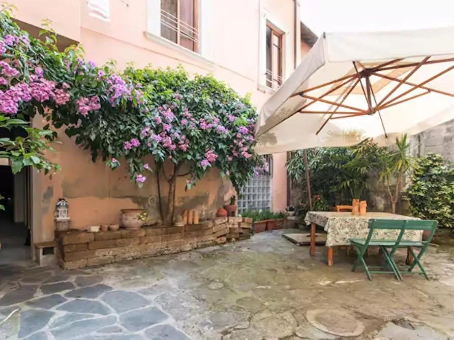 Immagine 1 di Appartamento in affitto  a Pietrasanta