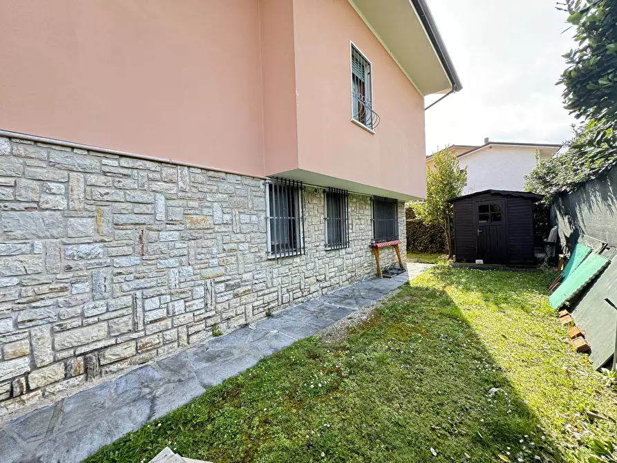 Immagine 61 di Casa indipendente in vendita  a Pietrasanta
