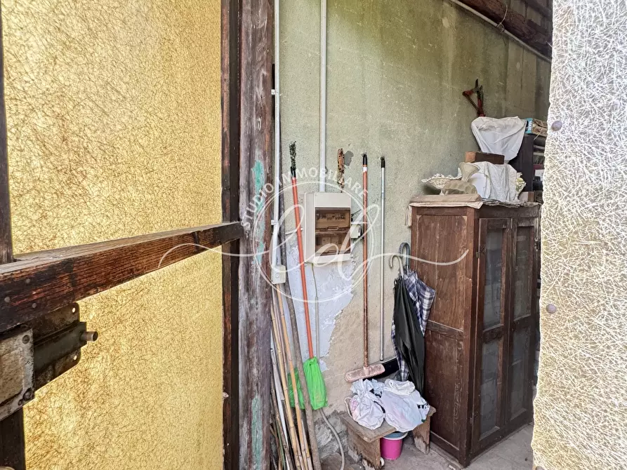 Immagine 47 di Porzione di casa in vendita  a Pietrasanta