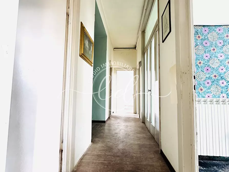 Immagine 34 di Pentalocale in vendita  a Lucca