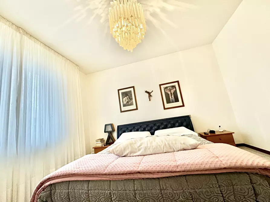 Immagine 30 di Porzione di casa in vendita  a Massa