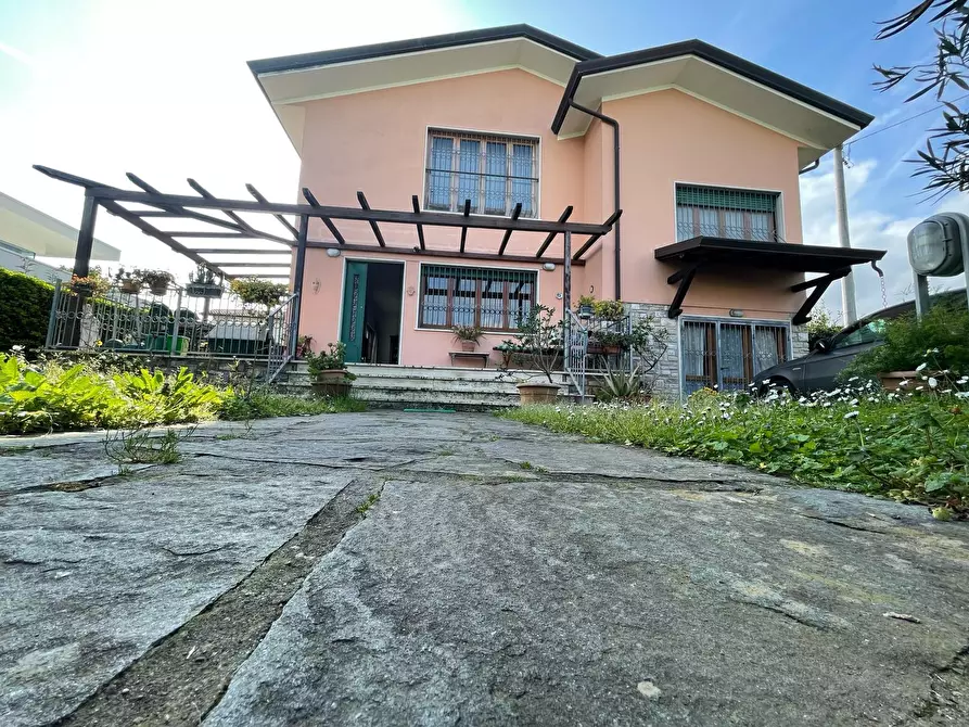 Immagine 74 di Casa indipendente in vendita  a Pietrasanta